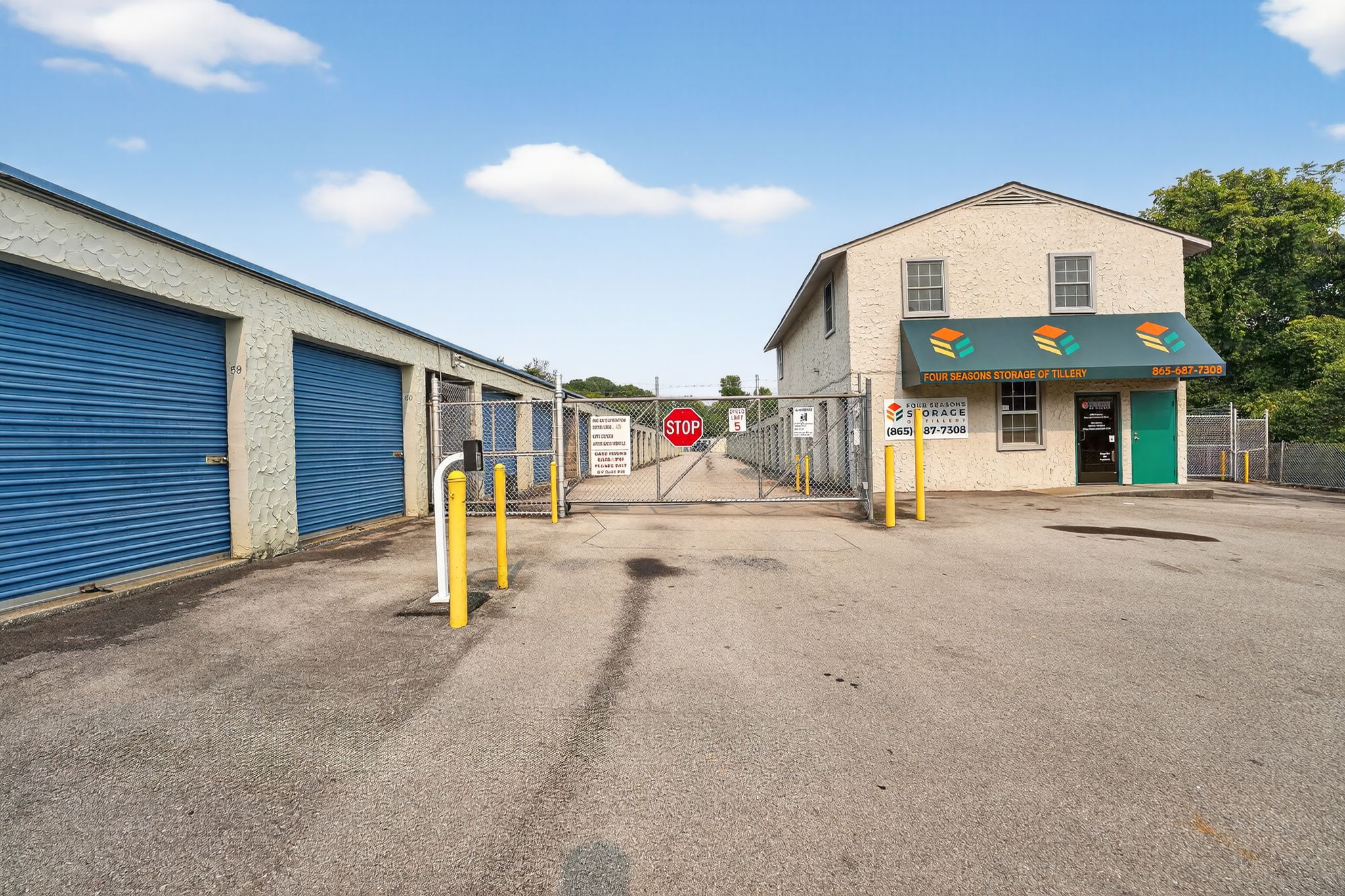 02-drive-through gate with keypad entry at four seasons storage of tillery-1.jpg